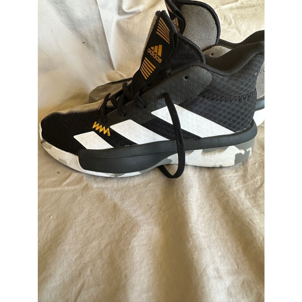 Adidas Boys Girls Unisex Shoes Size 4 Low Tops Black Gray Camouflage Suede